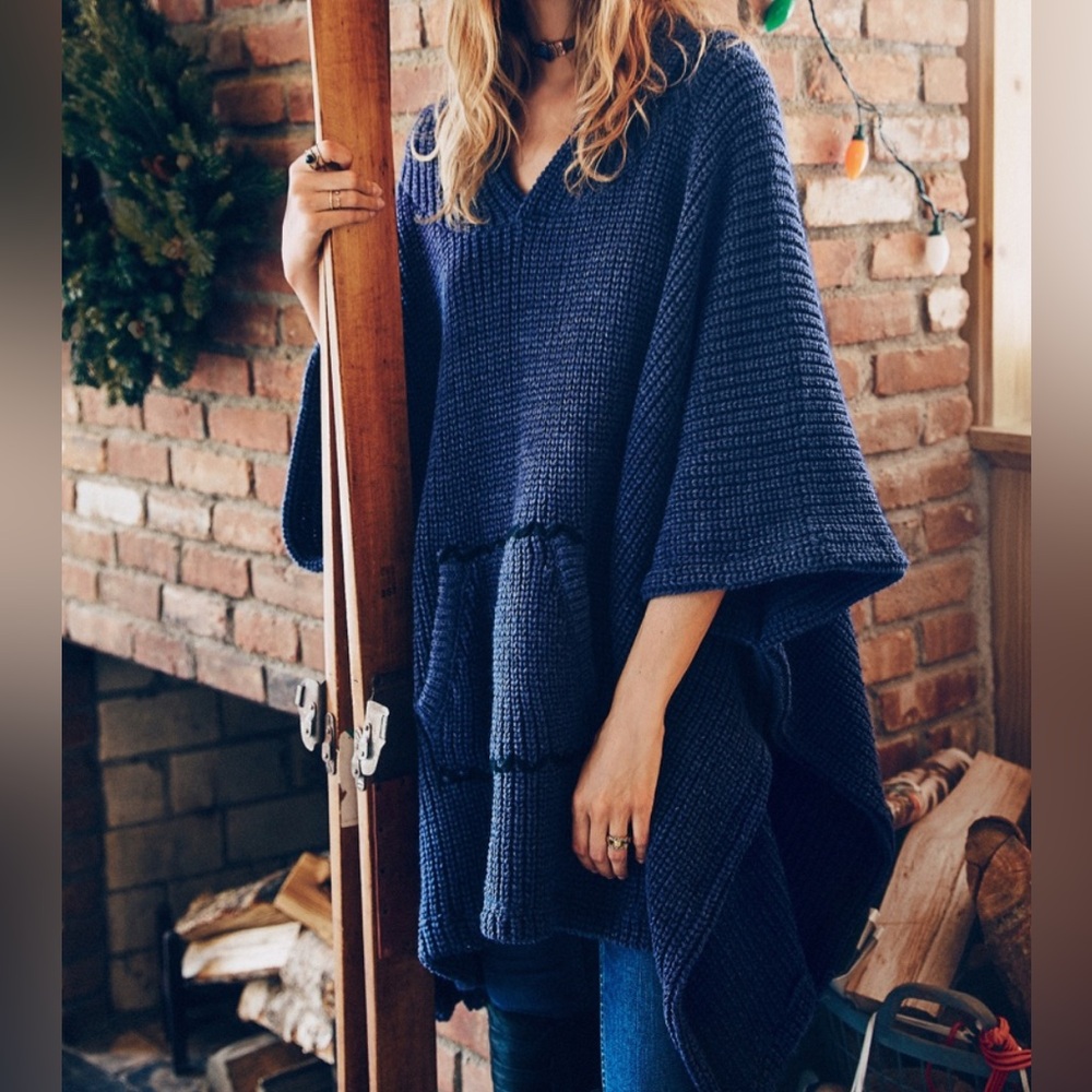 Free People Brookside Hooded Poncho navy oversized‎ chunky boho sz OS